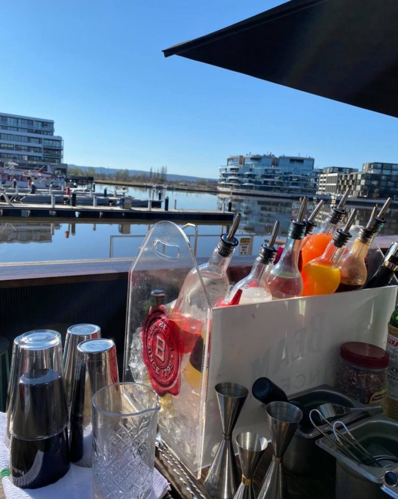 Cocktail bar with view of Kingston foreshore 