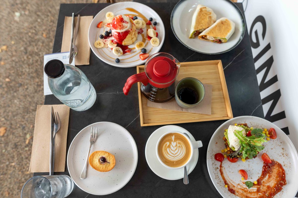 breakfast offerings at a cafe