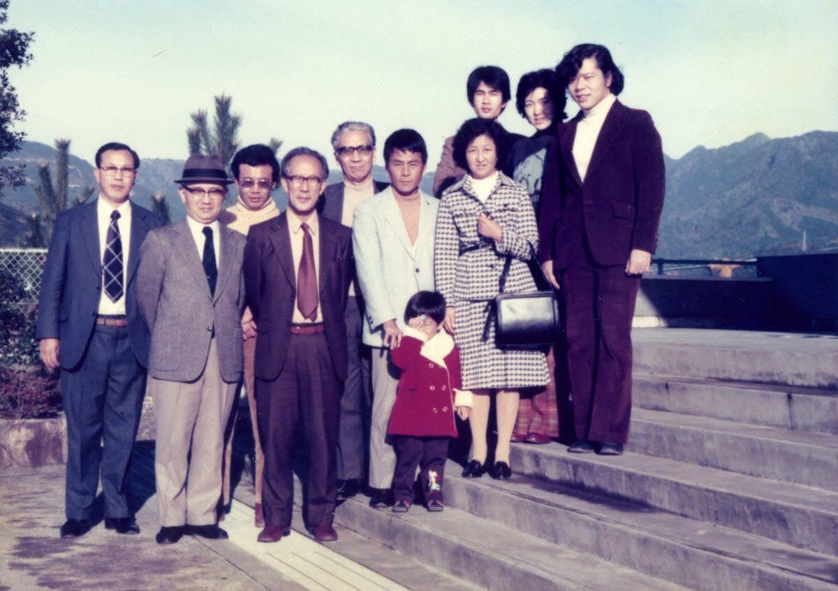 Group photo of Japanese scholars