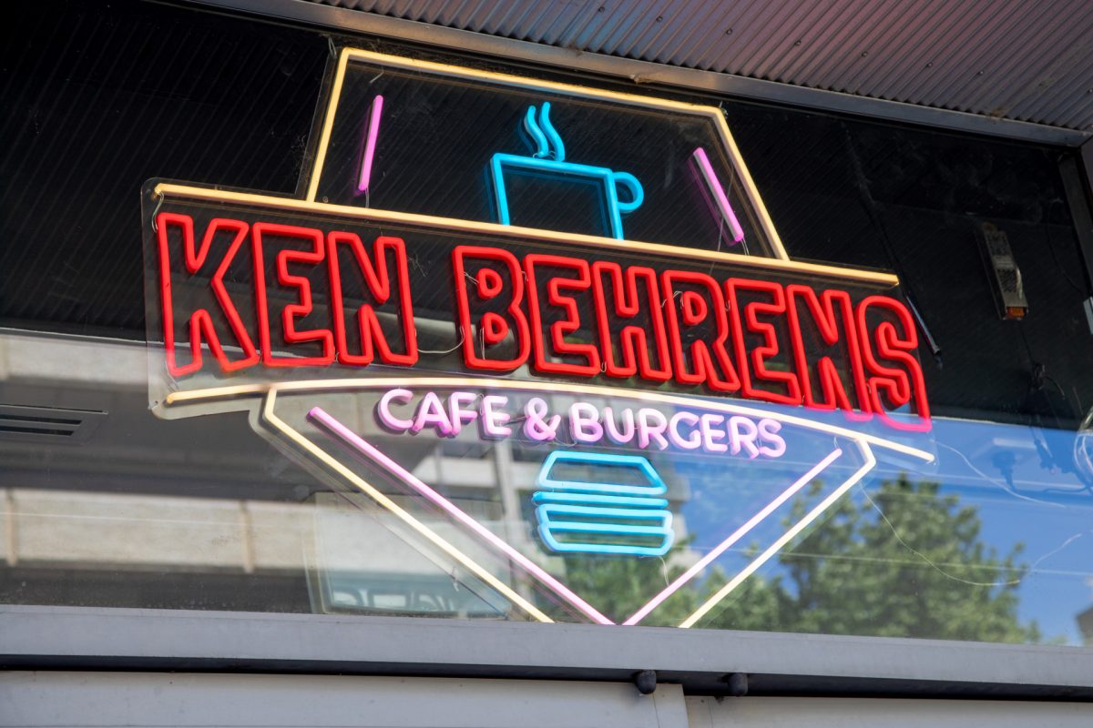 Ken Behrens cafe & burgers sign