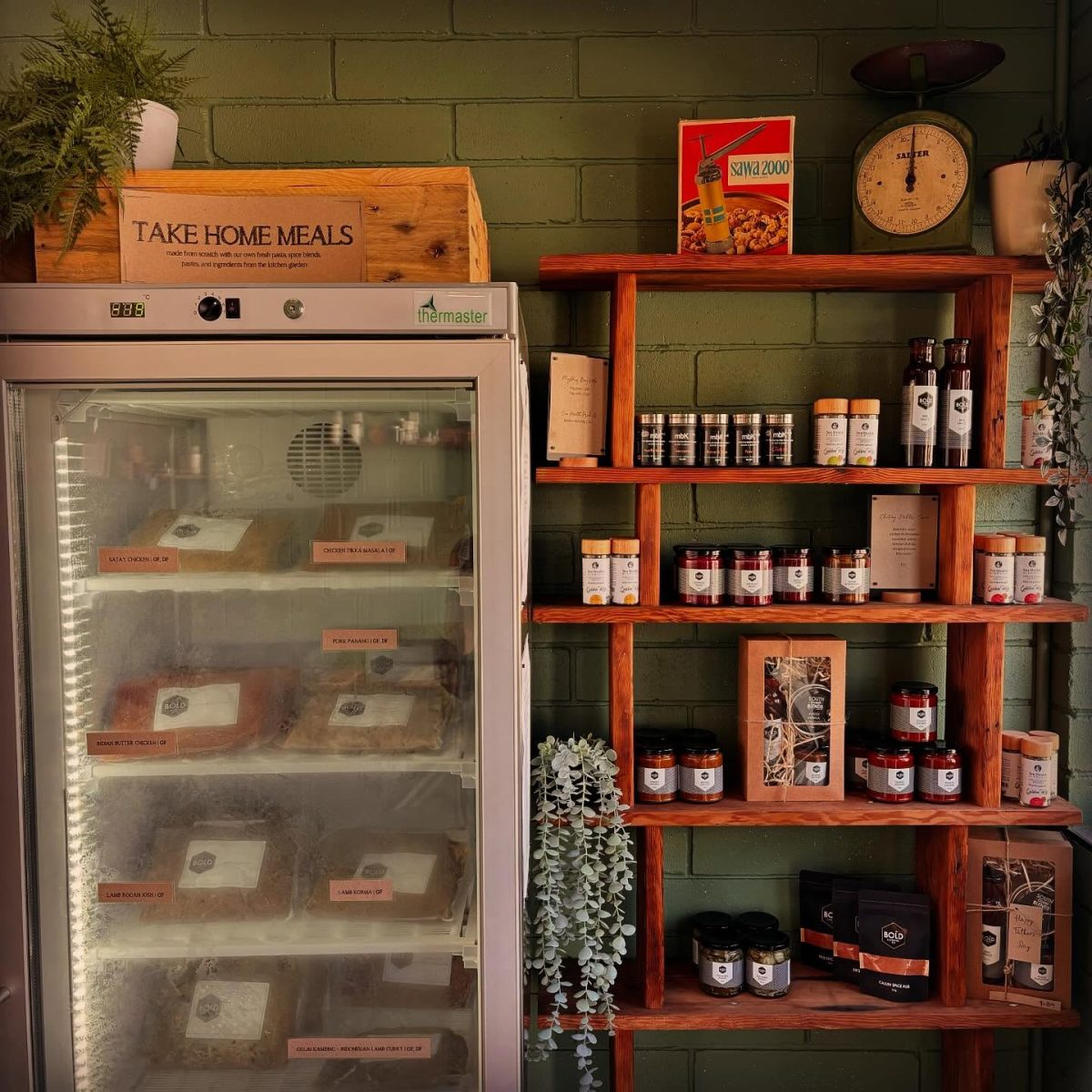 Mr Bold Next Door stocks takeaway home meals, sauces, pickles, chutneys and spice rubs made by Alan Newbold, as well as other local produce.