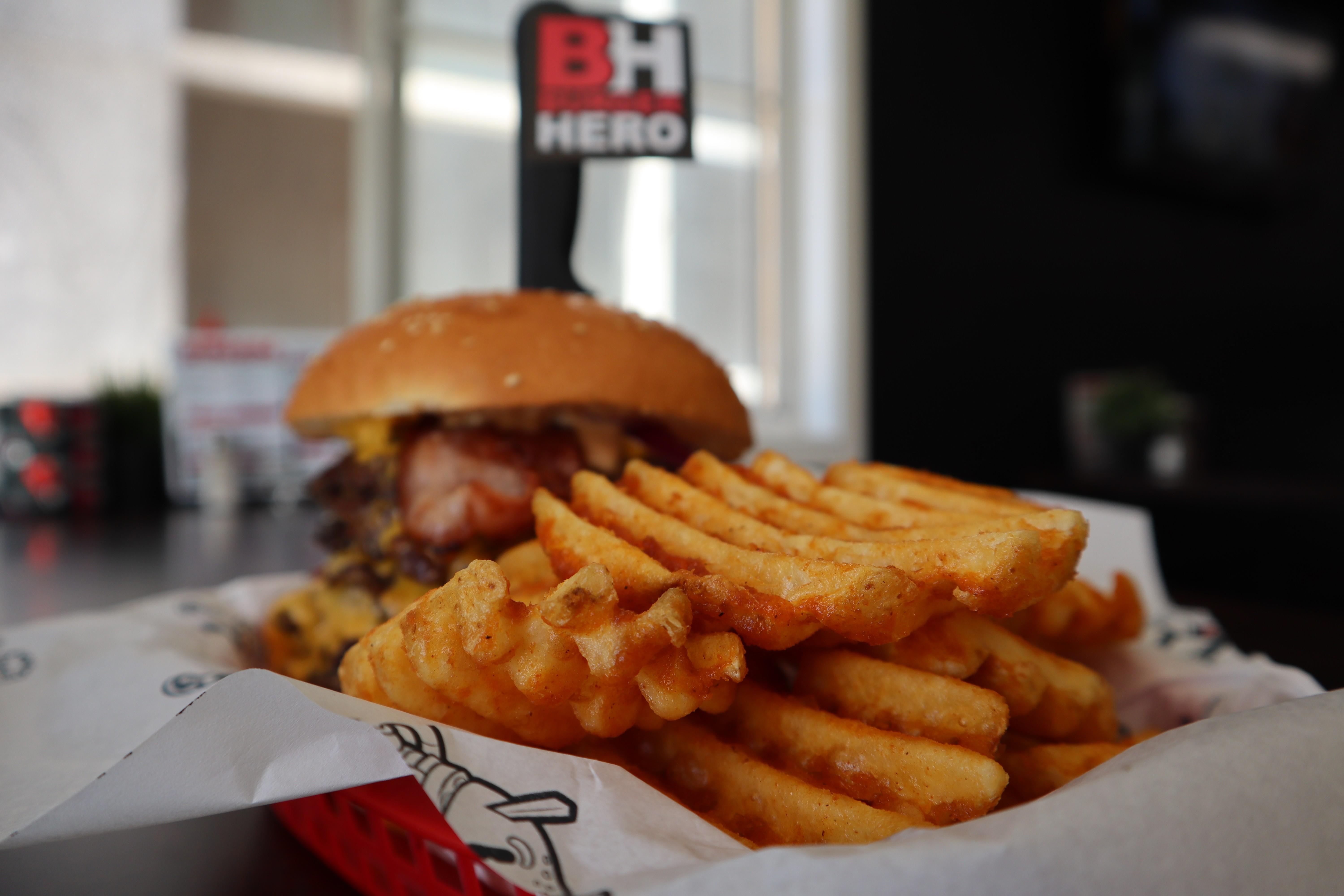 From Simple to Extravagant: Create Your Own Burger at Burger Hero