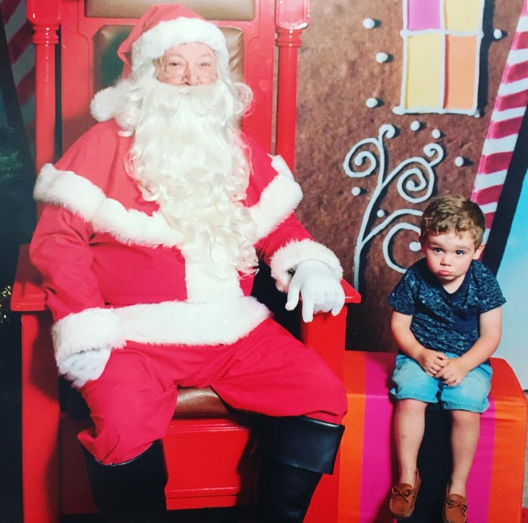 10 things to know before taking kids - or pets - to see Santa