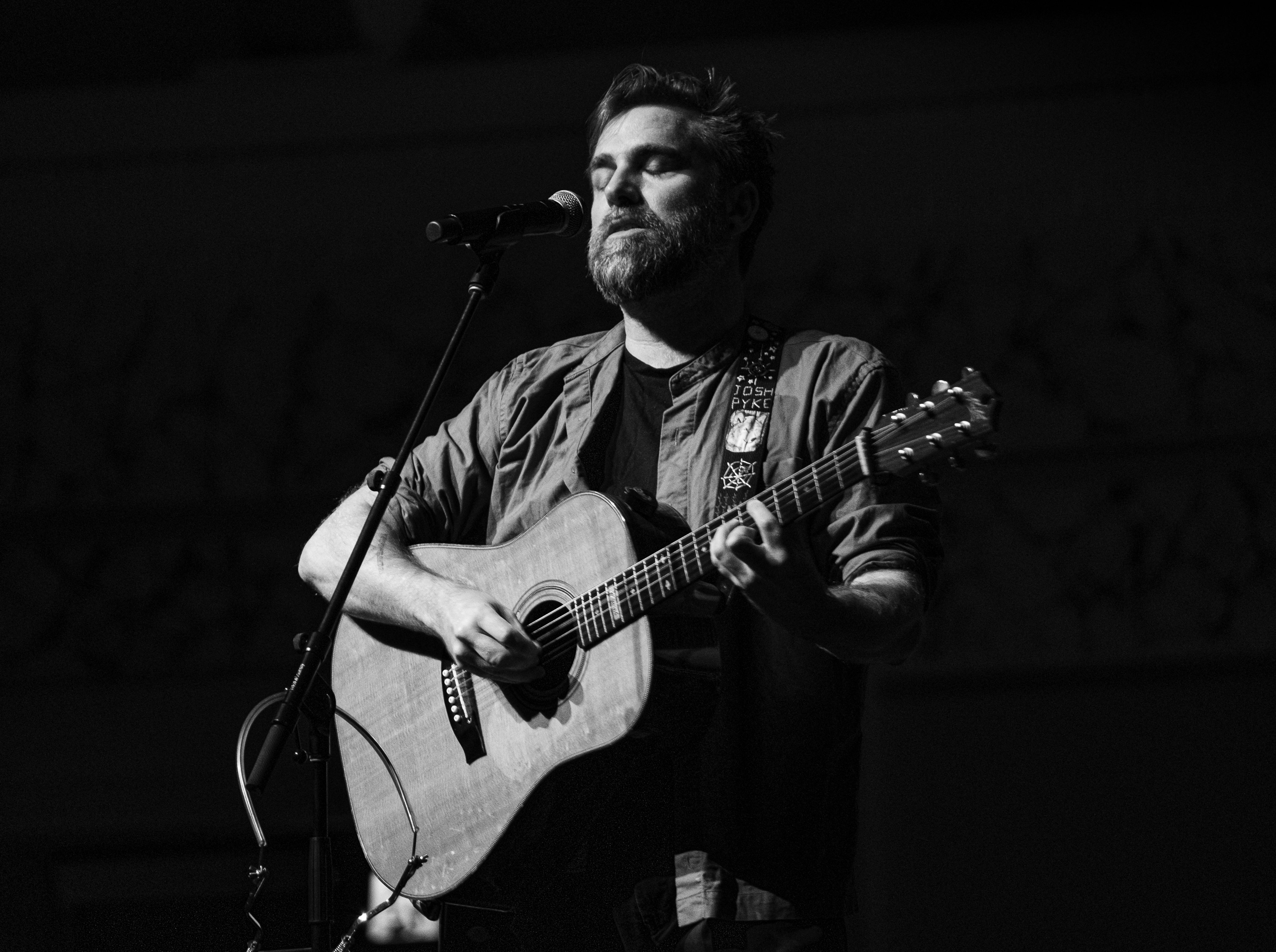 Josh Pyke to share uplifting stories from his new album at Folk Festival