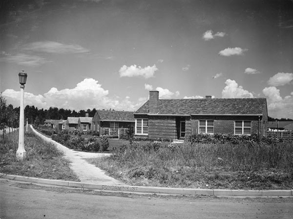 Capital homes and translocated cottages: how the post-war boom still shapes Canberra
