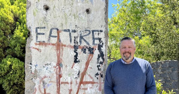 Why is there a chunk of the Berlin Wall in Narrabundah?